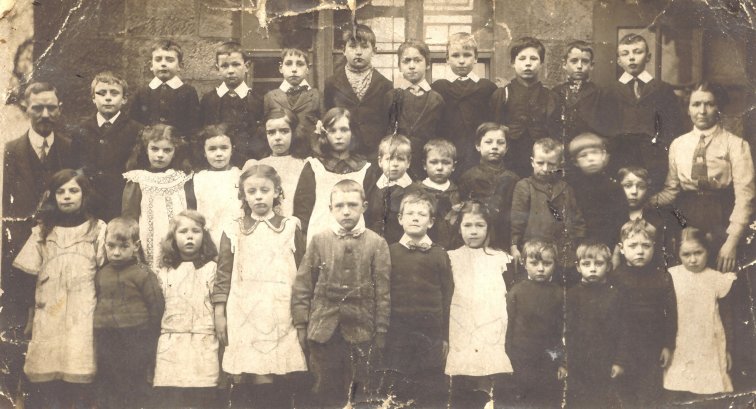 Old Photograph of Horsley School (c.1920) (Horsley)